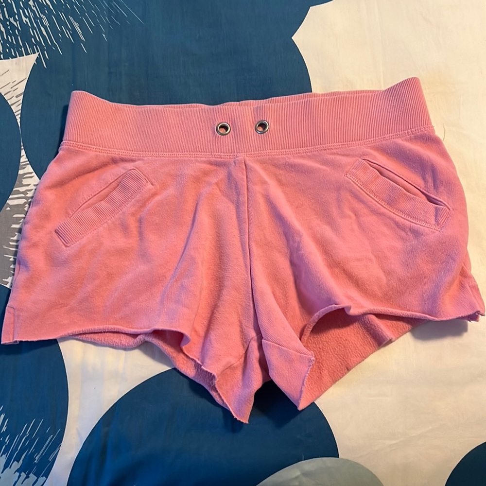 VS pink shirt